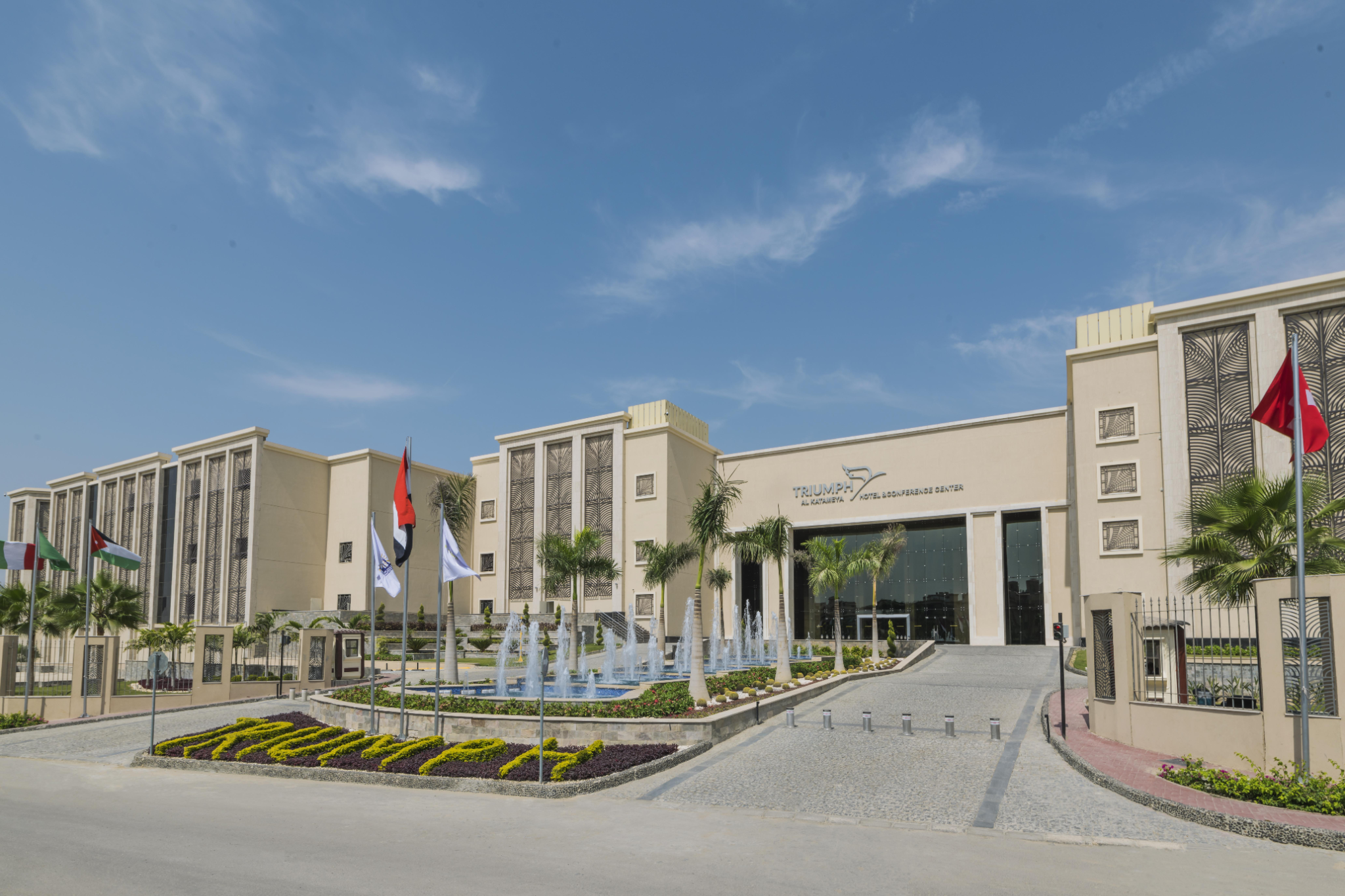 الواجهة الخارجية لفندق Triumph Luxury Hotel